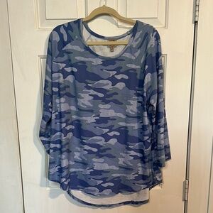 Como Vintage size 2x Blue Camo top